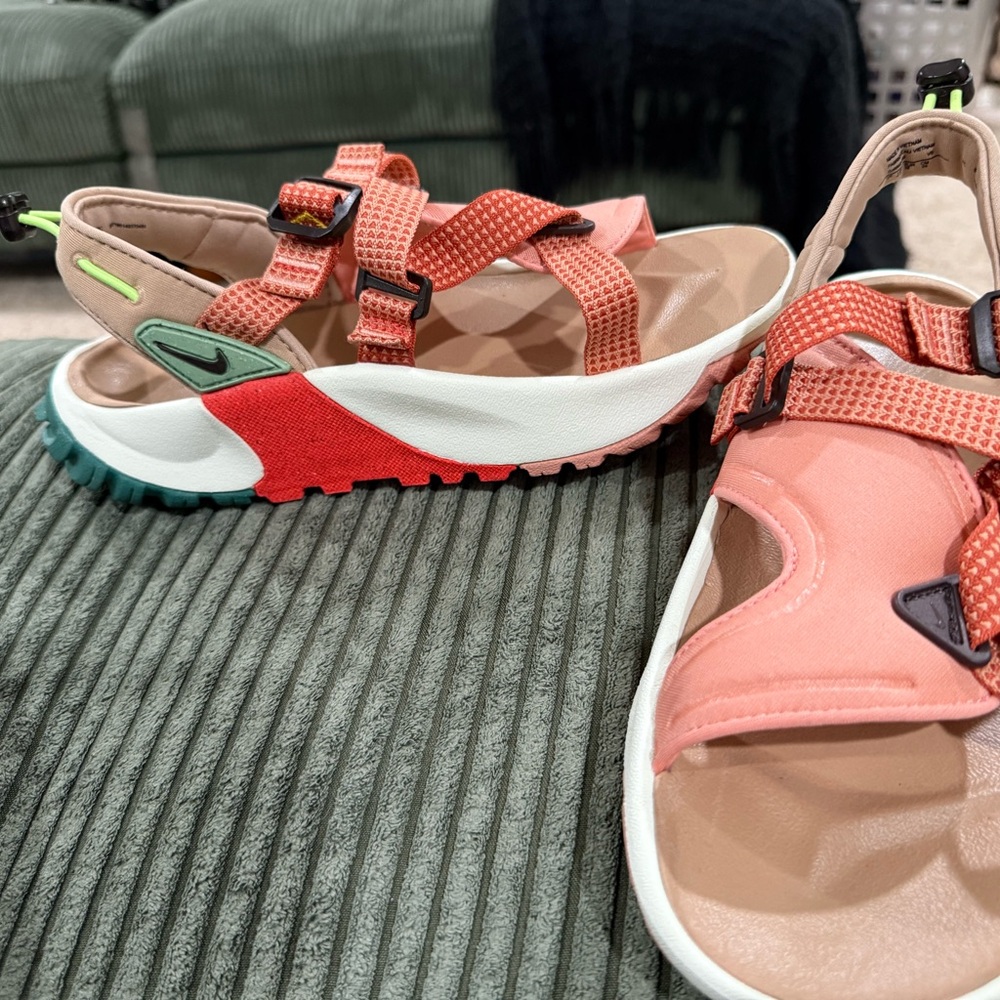 Nike Women's Coral and Red Sandals
